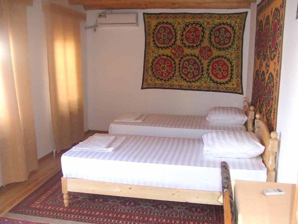 Sarrafon Guest House Bukhara Room photo